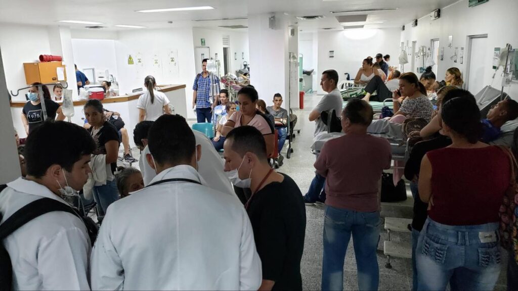 retrasos en recursos, deudas acumuladas, reasignación de usuarios de EPS y riesgo de colapso en la atención de salud del Valle