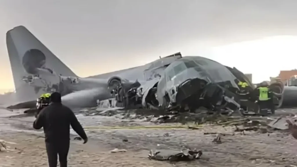un avión militar se estrelló en El Alto y dejó al menos 15 muertos