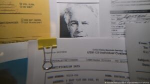 ¿Cómo logró Jeffrey Epstein amasar su inmensa fortuna?