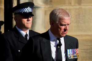¿Por qué han detenido al príncipe Andrés de Inglaterra? ¿De qué le acusan? ¿Qué relación tiene con el caso Epstein? | elmundo.es