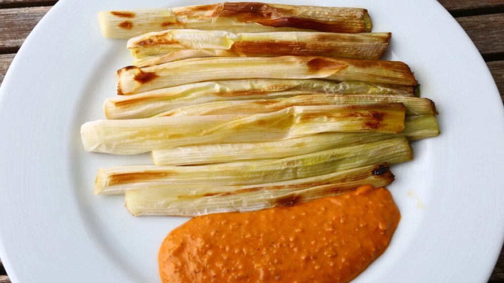 ¿Salsa de calçots y/o salsa romesco? Más allá del debate, la receta (básica)