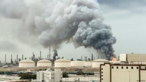 32 heridos e incendio en refinería