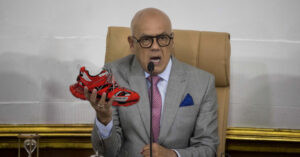 AN no logra encontrar a alguien que se ponga en los zapatos de Tarek William porque nadie quiere usar Balenciagas rojos – El Chigüire Bipolar