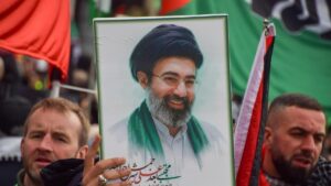 ATAQUES A TURQUÍA | El líder supremo de Irán niega que su país esté tras los ataques a Turquía y Omán y habla de «falsa bandera» por parte de Israel | elperiodico.com