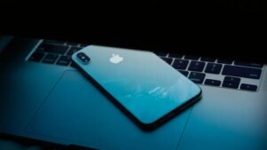 Actualiza tu iPhone ahora: un peligroso exploit se filtró y cualquiera puede hackearte