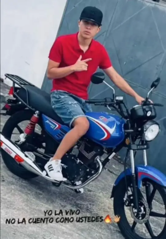 Adolescente murió tras impactar su moto contra una camioneta en Palmira