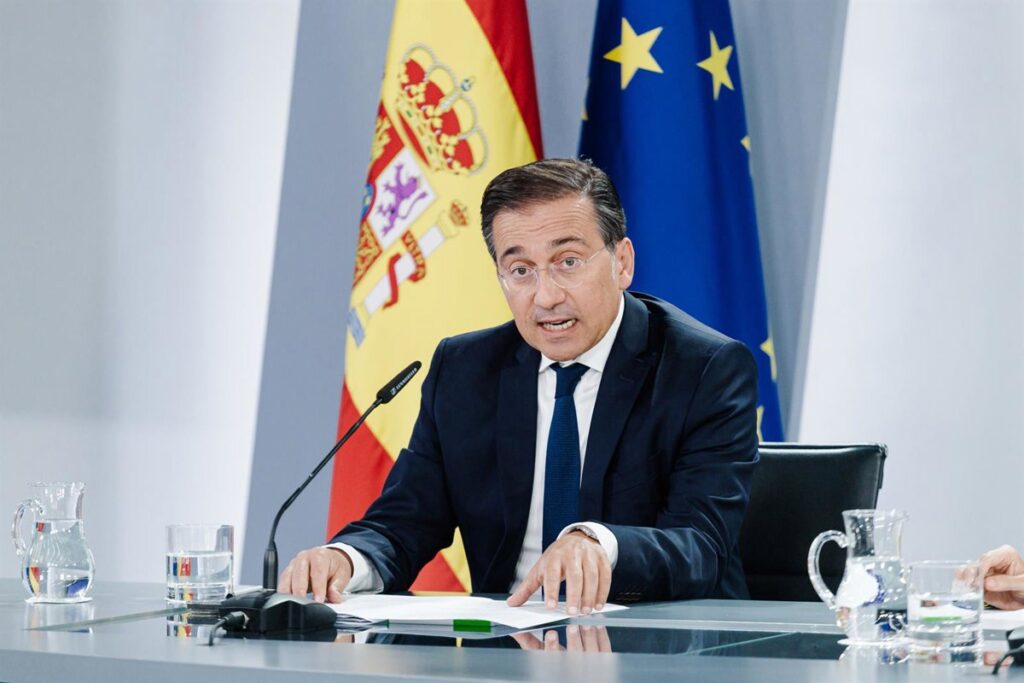 Albares confirma que no hay muertos ni heridos españoles en los bombardeos en Oriente Medio