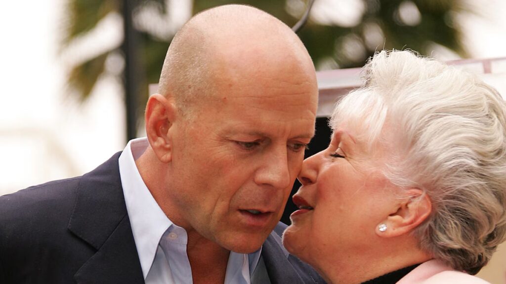 Así es la madre de Bruce Willis a quien ya apenas reconoce