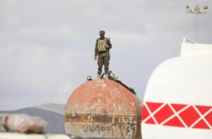 Ataque contra base saudí deja 10 heridos y daña aeronaves militares de EE.UU., dice el WSJ – AlbertoNews