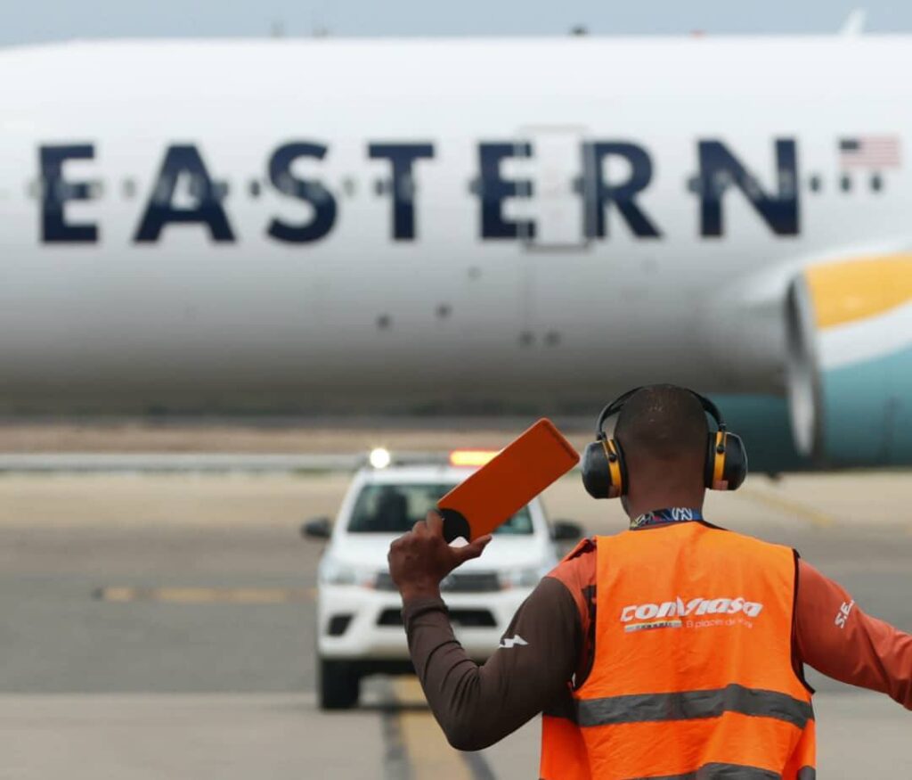 Aterrizó en Maiquetía otro vuelo con más de 200 migrantes deportados de EEUU