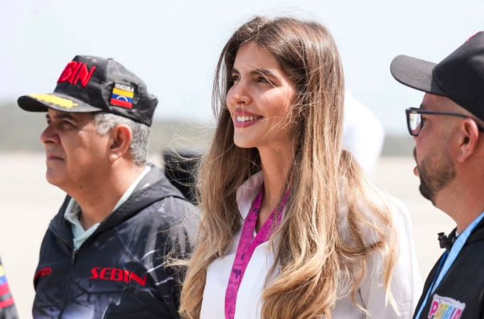 Camilla Fabri fue destituida de la "Misión Vuelta a la Patria"