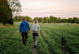 Caminar después de comer puede cambiar la forma en que el cerebro y el cuerpo responden a los alimentos | National Geographic