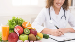 Comer lo mismo todos los días ayudaría a bajar de peso, según investigación