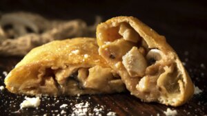Con cebolla o sin cebolla, disfruta de las mejores empanadillas de Vigo a partir de 2,50 euros
