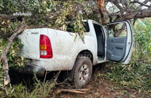Conductor sufrió neumotórax al estrellar su Hilux contra un árbol en la Troncal 9 de Anzoátegui