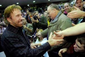 Cuál era el verdadero nombre de Chuck Norris y cómo se ganó su popular apodo