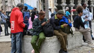 Cuba espera la llegada de un barco con ayuda humanitaria y de dos buques con petróleo y gas ruso