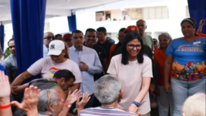 Delcy Rodríguez celebra ‘participación histórica’ en la Primera Consulta Popular Nacional 2026