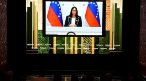 Delcy Rodríguez pide diálogo «cara a cara» entre Gobiernos sin intromisión de «trasnacionales de la comunicación» – AlbertoNews