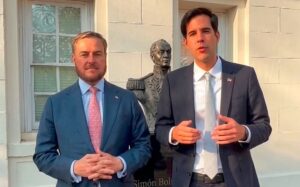 Delegación chavista se instaló en Washington para asumir misión diplomática de Venezuela (VIDEO)