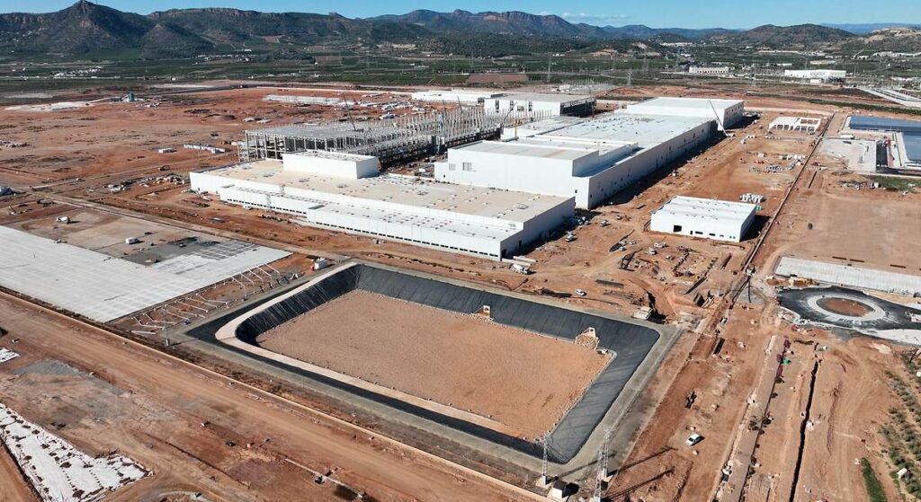 Dos empresas aspiran a hacerse con suelo junto a la gigafactoría de PowerCo y de Inditex en Sagunto