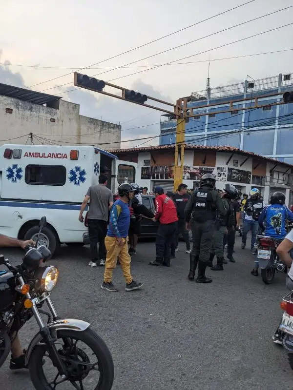 Dos lesionados en segundo accidente en la misma esquina en San Antonio