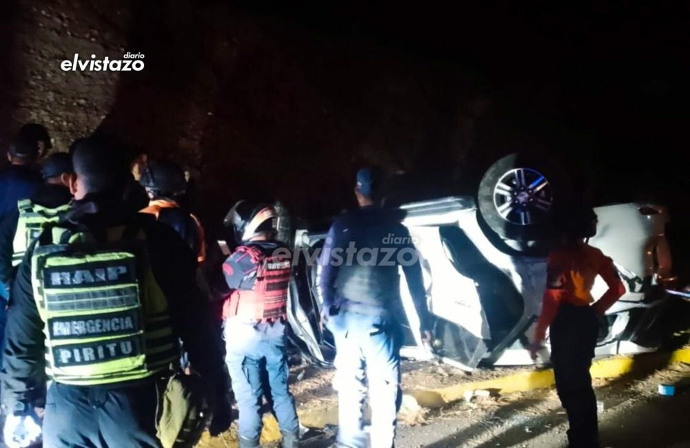 Dos menores y una joven de 25 años lesionados tras vuelco de Fortuner en la Troncal 9 de Anzoátegui
