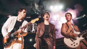 Dwayne Johnson, Anne Hathaway y los Jonas Brothers recibirán el premio Leyendas de Disney