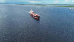 EE UU prohibió descarga de combustible ruso en puertos cubanos