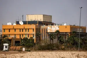 EE.UU. insta a Irak a proteger su embajada tras protestas violentas – AlbertoNews