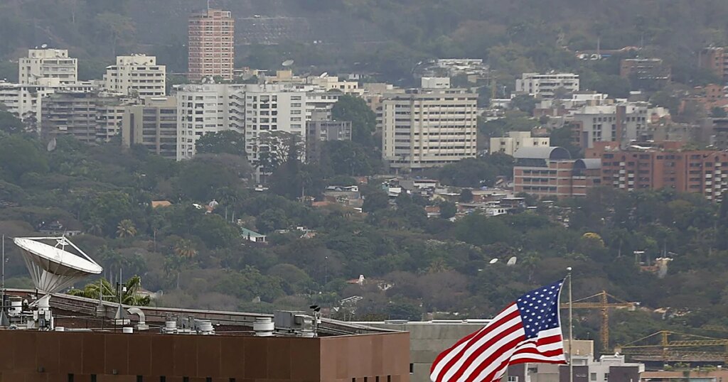 EE.UU. reabre su embajada en Venezuela después de siete años