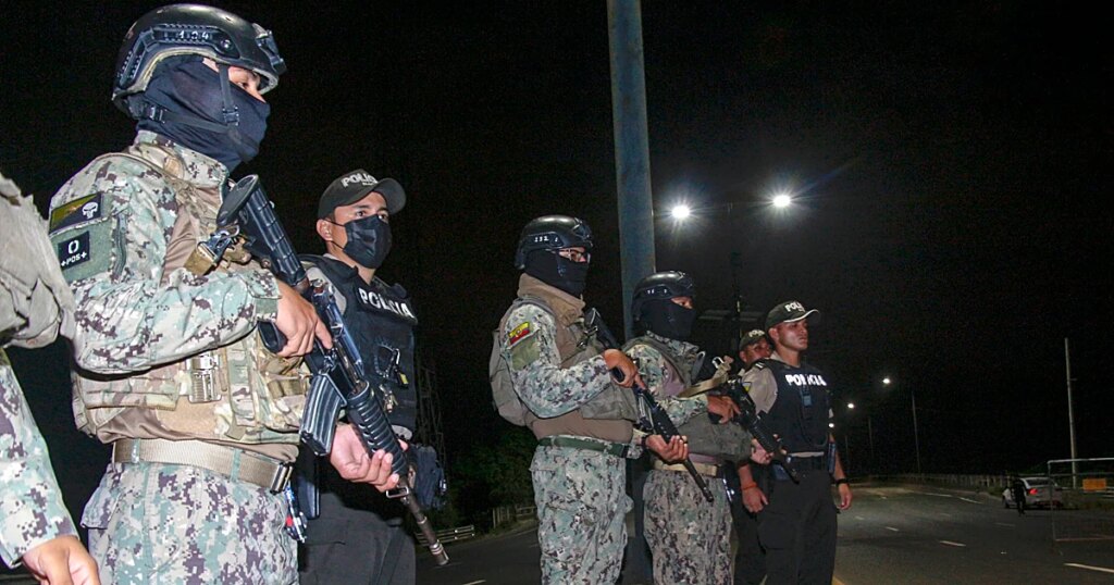 Ecuador estrecha la relación con el Pentágono en un nuevo récord de violencia
