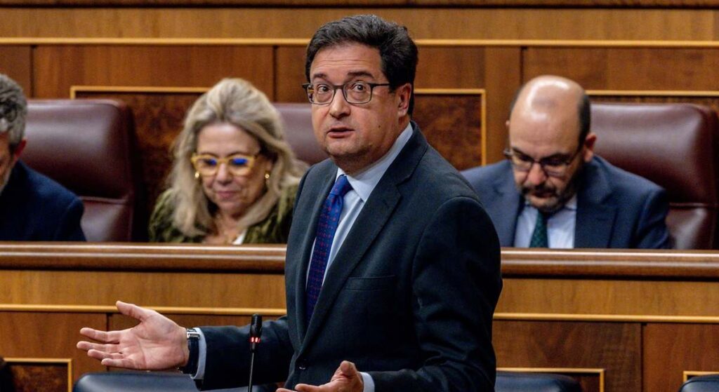 El Gobierno invierte 600.000 euros para el desarrollo del dispositivo biónico que hará que las personas con problemas de movilidad y hemiplejia vuelvan a caminar