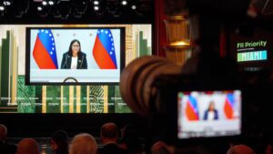 El País: Recelo en Miami por las promesas de seguridad jurídica de Delcy Rodríguez