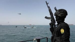 El Parlamento iraní quiere aprobar una ley para cobrar peaje por el tránsito por Ormuz – AlbertoNews