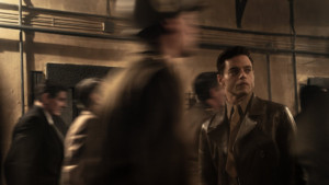 El actor Rami Malek explora la mente de los jerarcas nazis y la crueldad extrema de sus crímenes, en ‘Nuremberg’