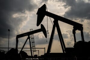 El barril de petróleo se desinfla y baja de 100 dólares tras el G7 | europapress.es