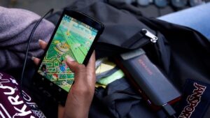 El extraño caso de los jugadores de "Pokémon Go" que ayudaron a los robots que reparten pizza