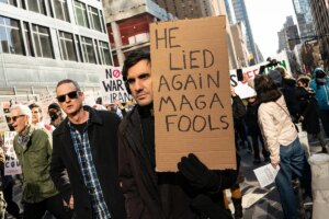 El mundo MAGA se atraganta con el ataque a Irán: «Trump ha mentido a sus votantes, ha traicionado a nuestro país y ha deshonrado su legado» | elmundo.es