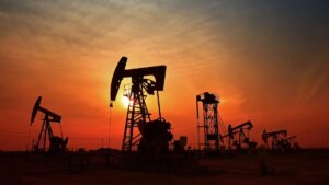 El petróleo superó los u$s100 por barril por primera vez en más de tres años en plena guerra en Medio Oriente