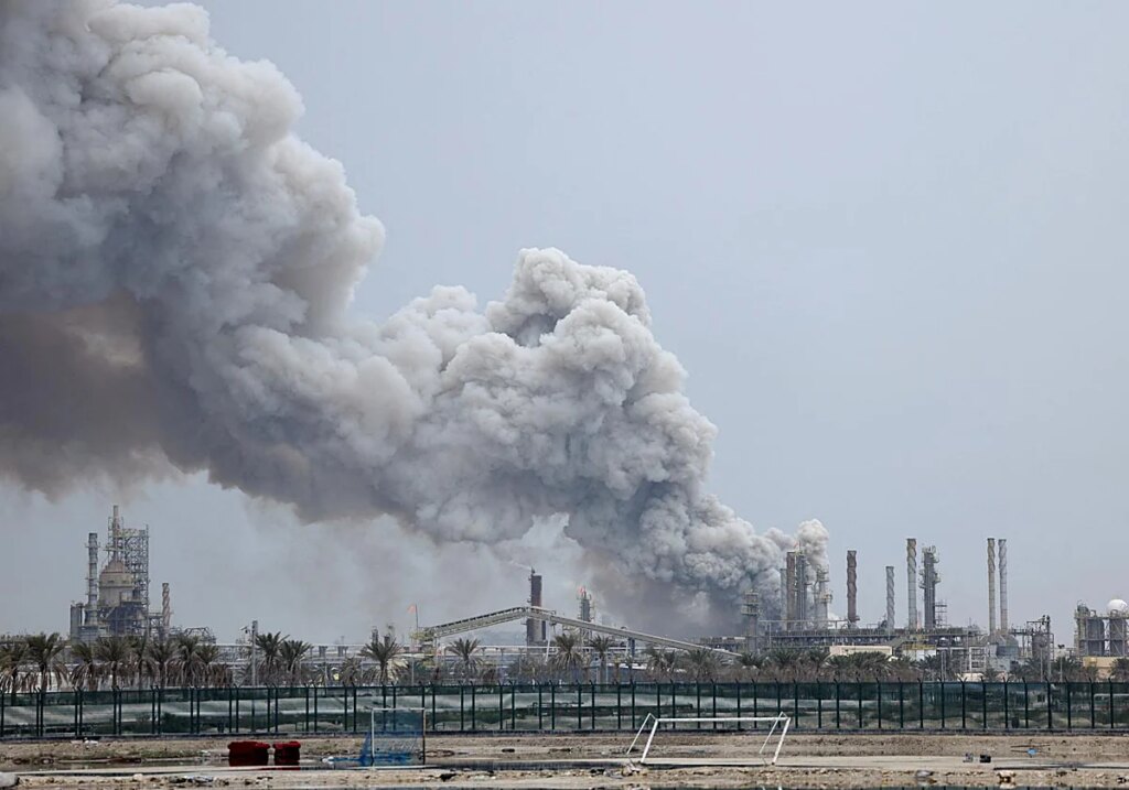 El precio del petróleo, el primer zarpazo político a Trump de la guerra de Irán