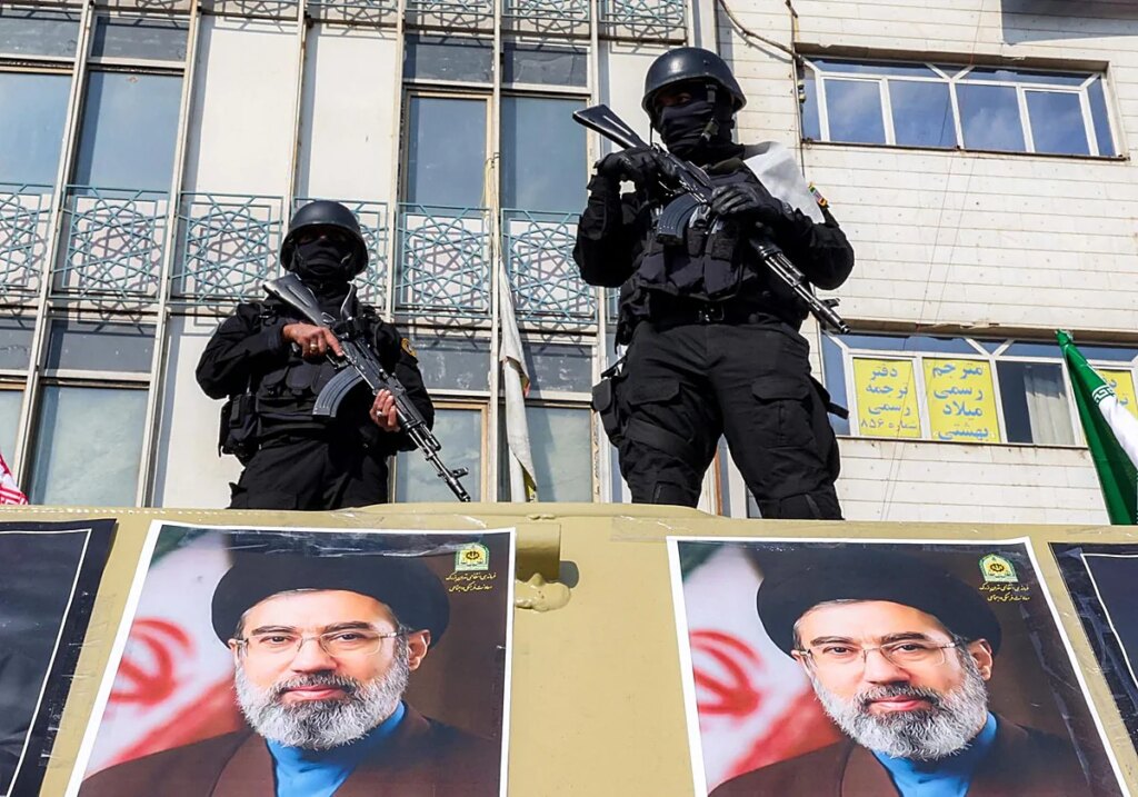 El régimen iraní se atrinchera en torno a Mojtaba Jamenei