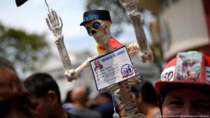 En Venezuela, la calle marca el ritmo de la transición