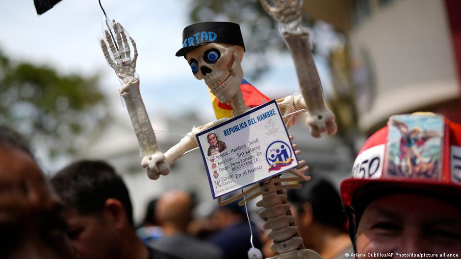 En Venezuela, la calle marca el ritmo de la transición