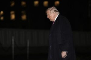En medio de tensiones con Irán, Trump comparte vídeo de ataque militar masivo sin detallar ubicación