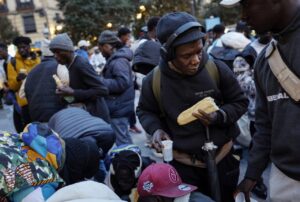 España comenzará en abril la regularización de 500.000 migrantes – AlbertoNews