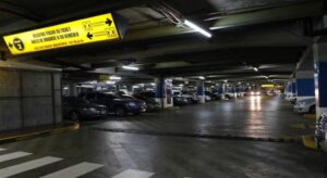Estacionamientos en Caracas dejan a los usuarios con los bolsillos vacíos