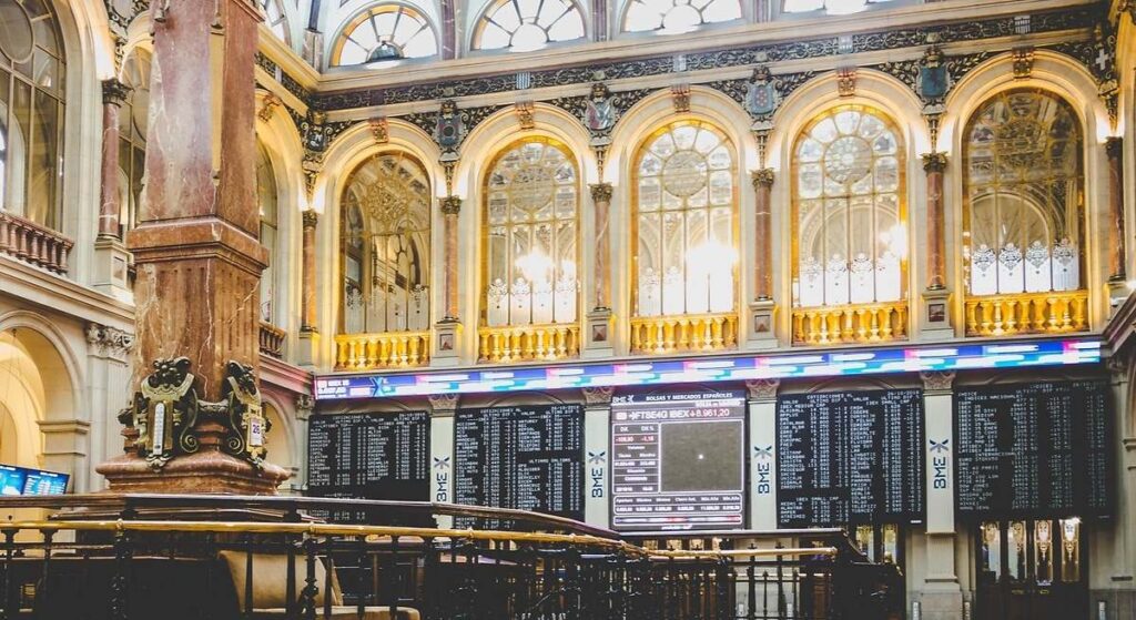 Europa busca en Wall Street la prueba de un rebote capaz de sacar a la bolsa de los mínimos de noviembre del año pasado