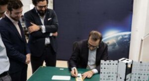 FOSSA Sytems lanza hoy su satélite número 25, firmado por el vicepresidente del Gobierno Carlos Cuerpo