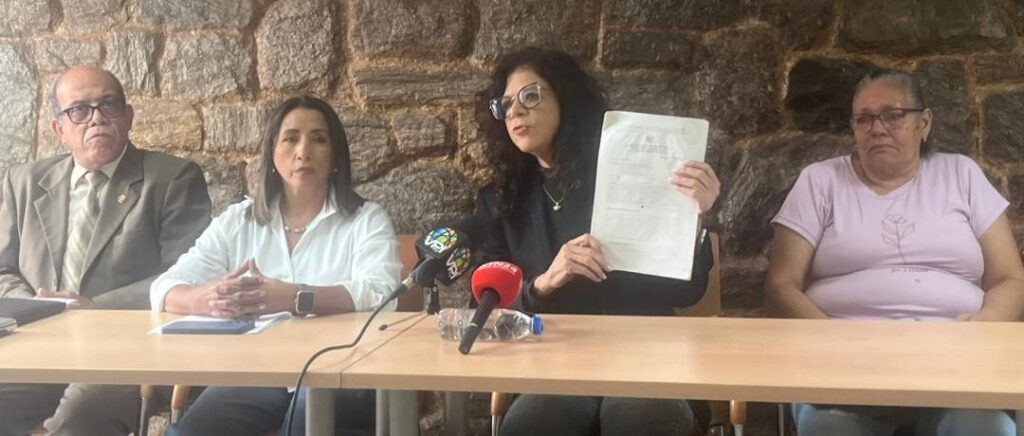 Familiares denuncian nueva negativa de amnistía a comisarios y policías del caso 11 de abril